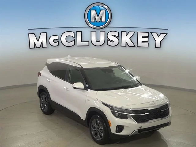 Used 2026 White Kia LX image 33