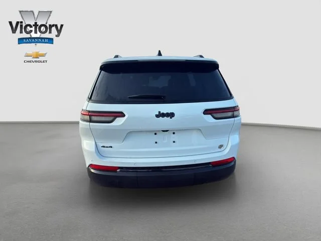 Used 2025 White Jeep Altitude X 4x4 image 6