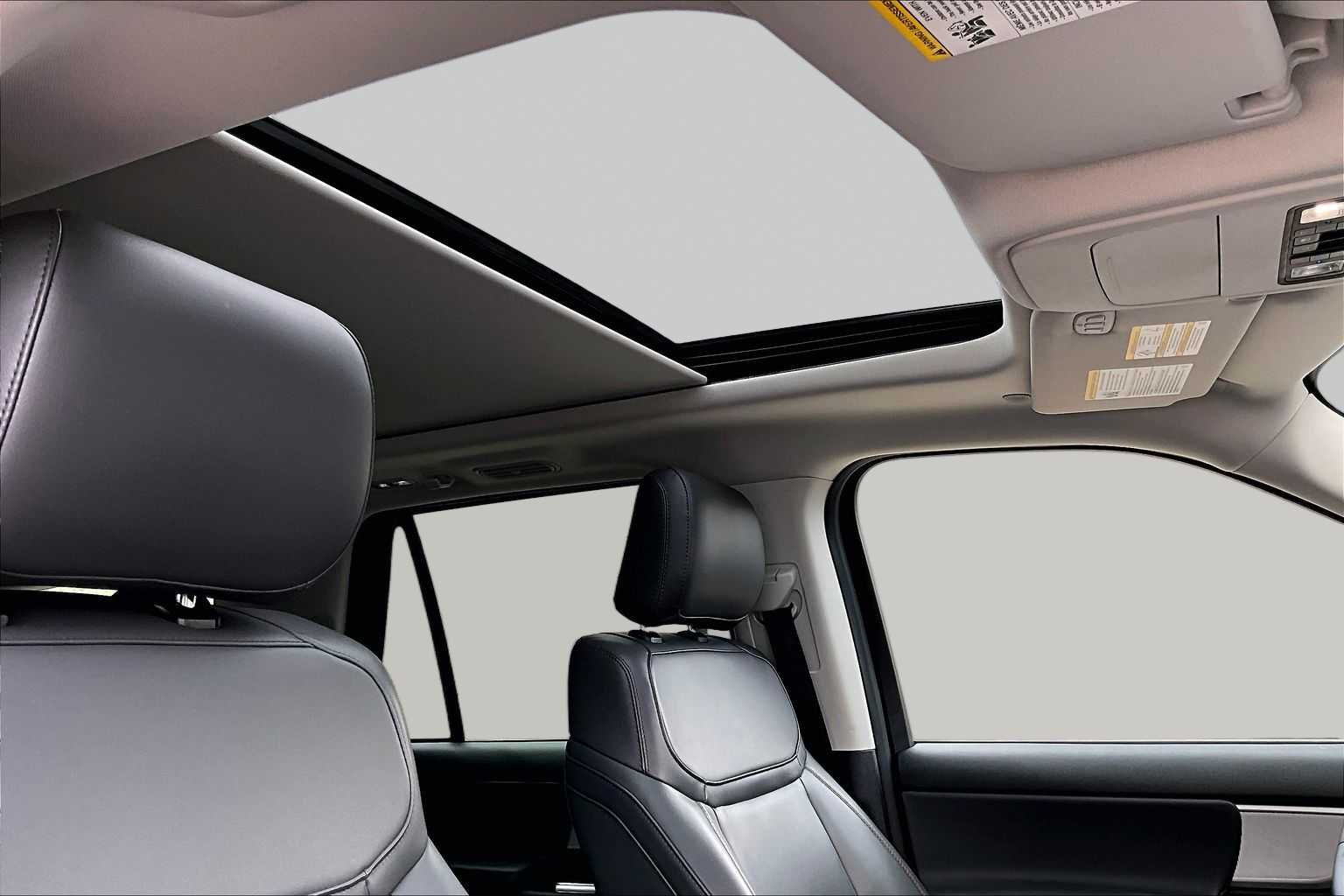 Used 2025 Agate Black Metallic Ford Active image 14