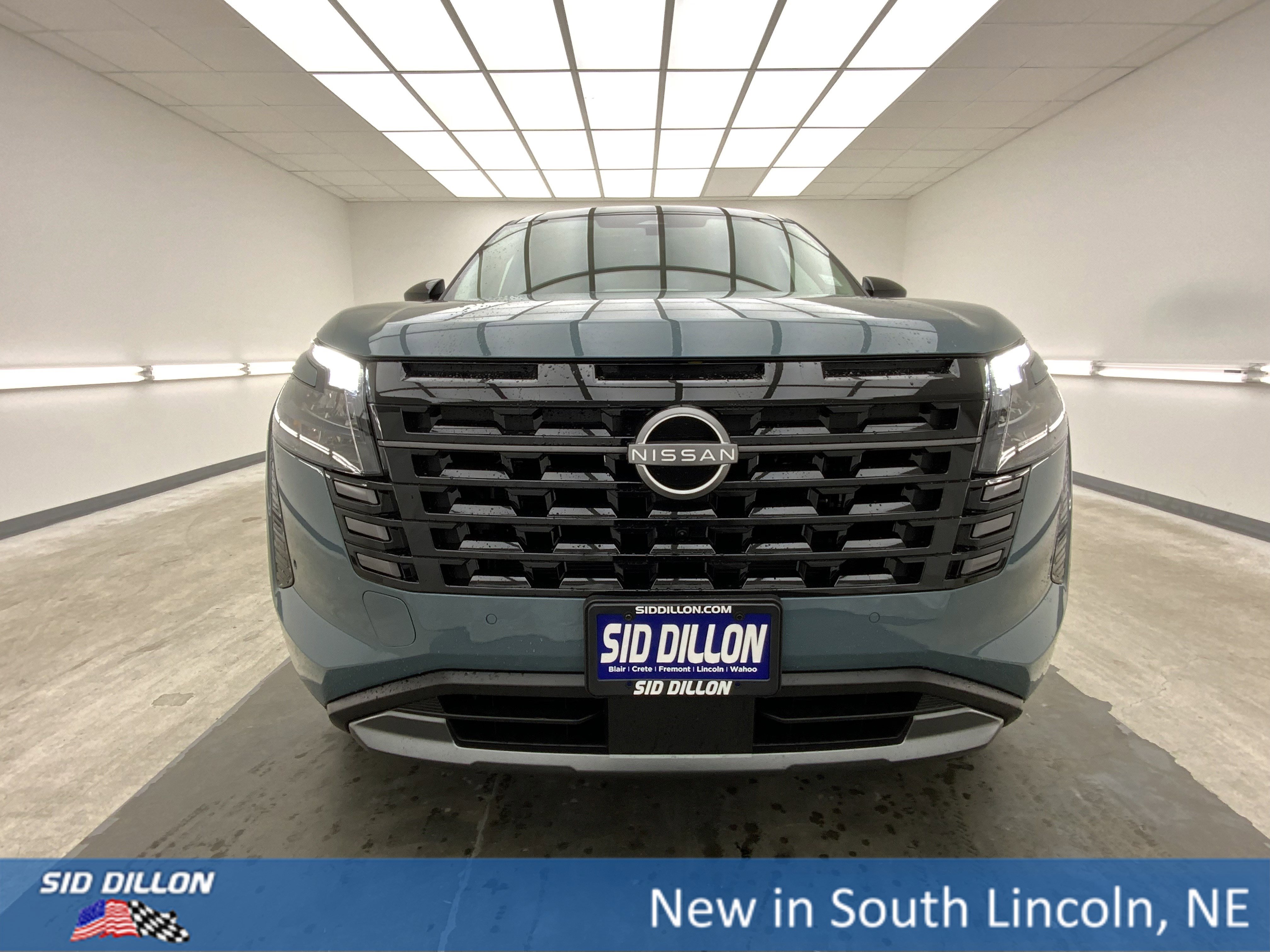 New 2026 Baltic Teal/Super Black Nissan Platinum image 3
