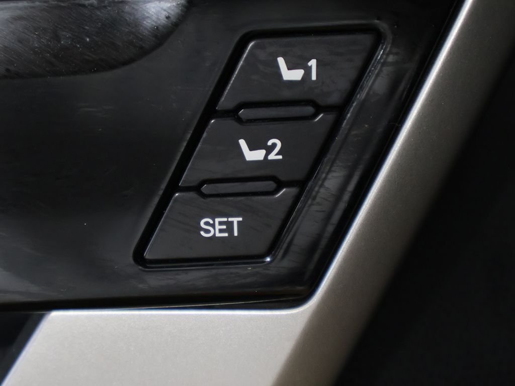 2023 Toyota Tundra Limited - Photo 29