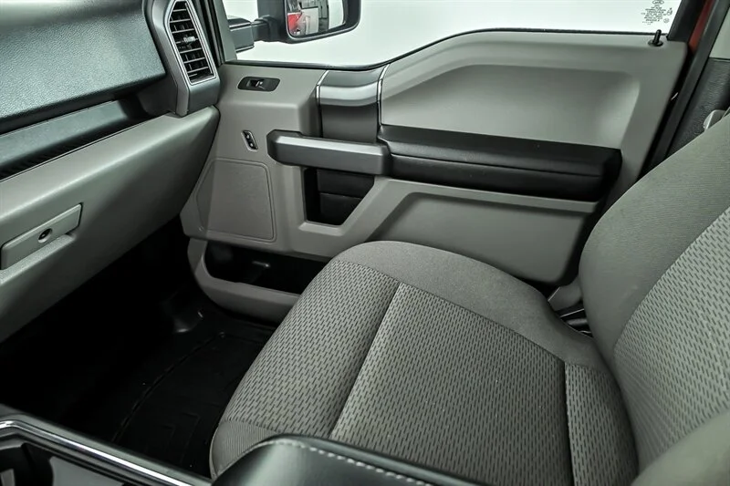 Used 2019  Ford XLT image 26