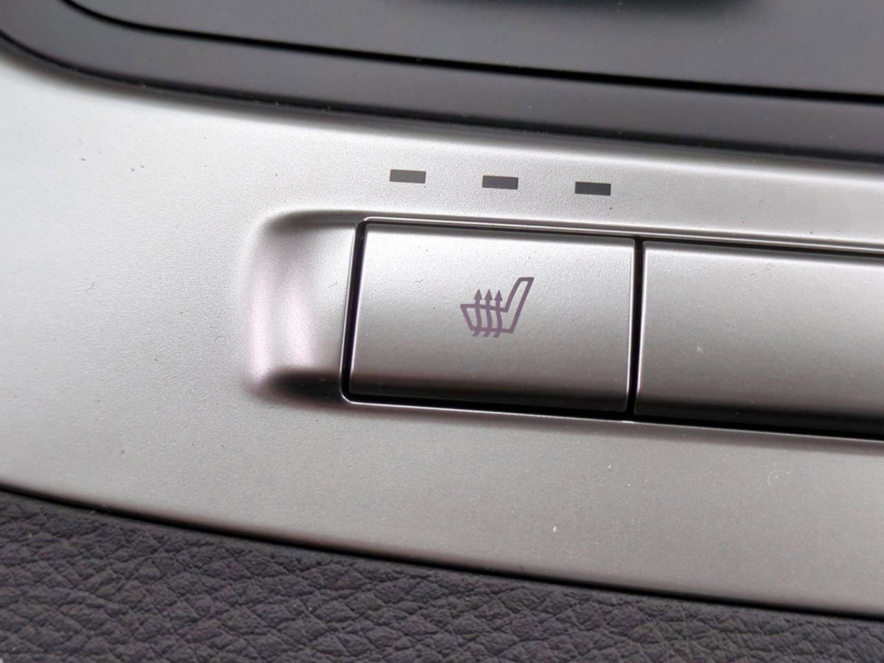 New 2026 Snow White Pearl Kia LXS image 28