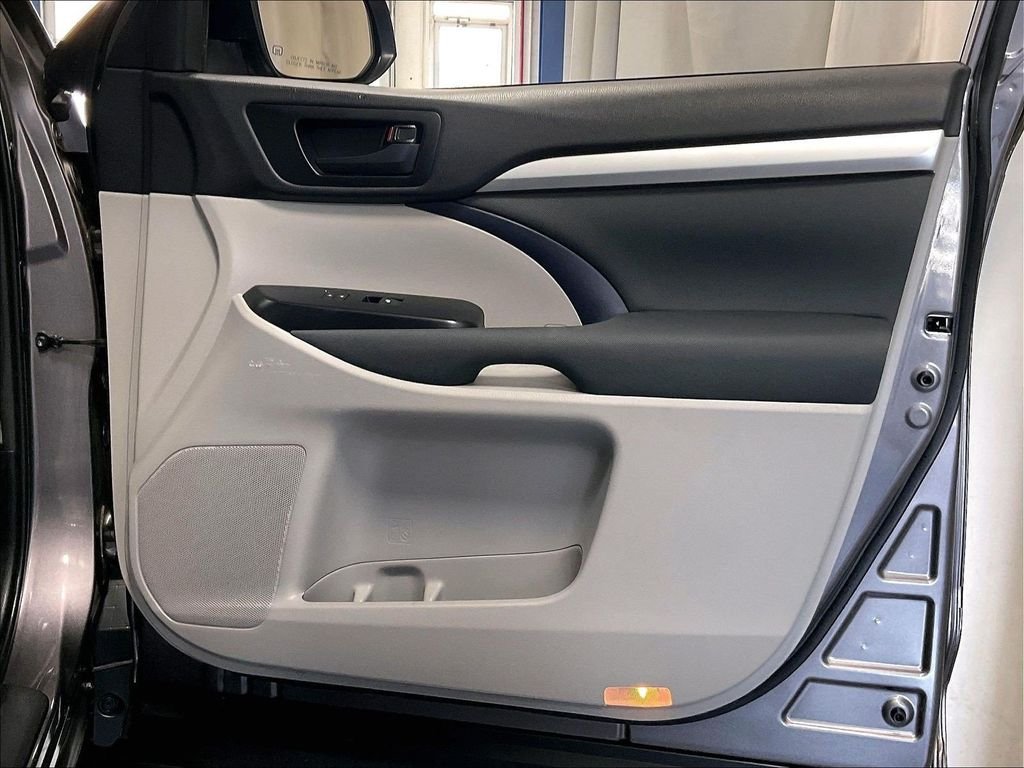 Used 2019 Gray Toyota LE image 12