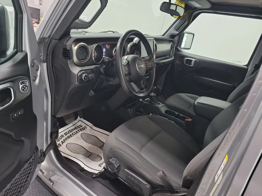 Used 2020 Silver Jeep Unlimited Sport S image 27