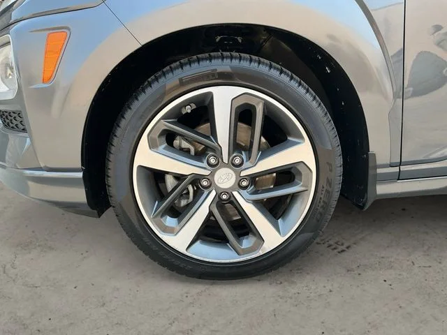 Used 2019 Gray Hyundai Ultimate image 9