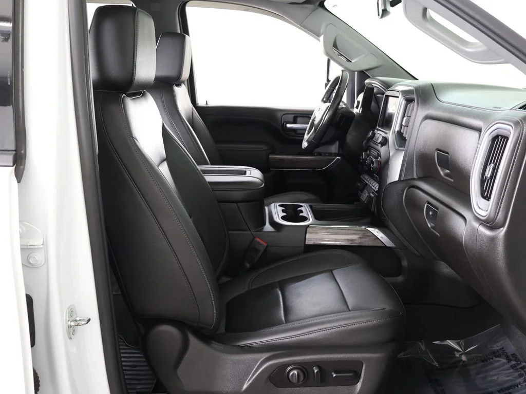 Used 2022 Summit White Chevrolet LTZ image 34
