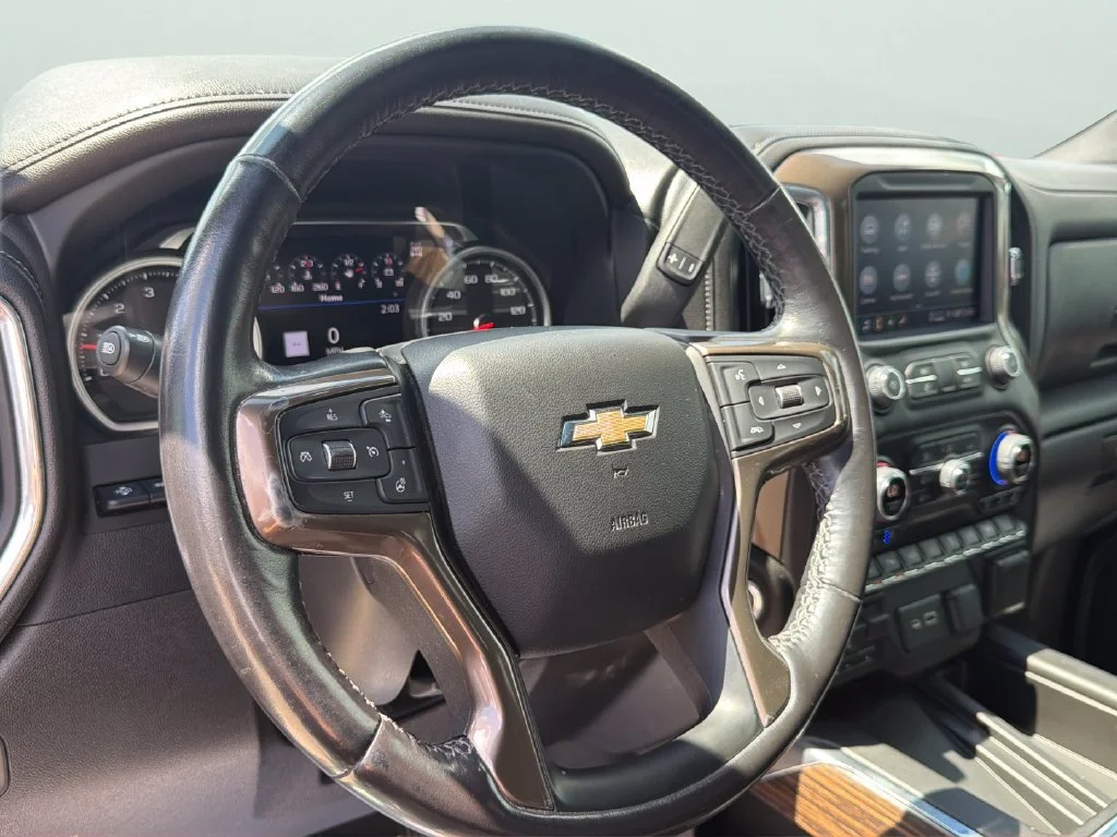 Used 2022 SILVER ICE METALLIC Chevrolet High Country image 22