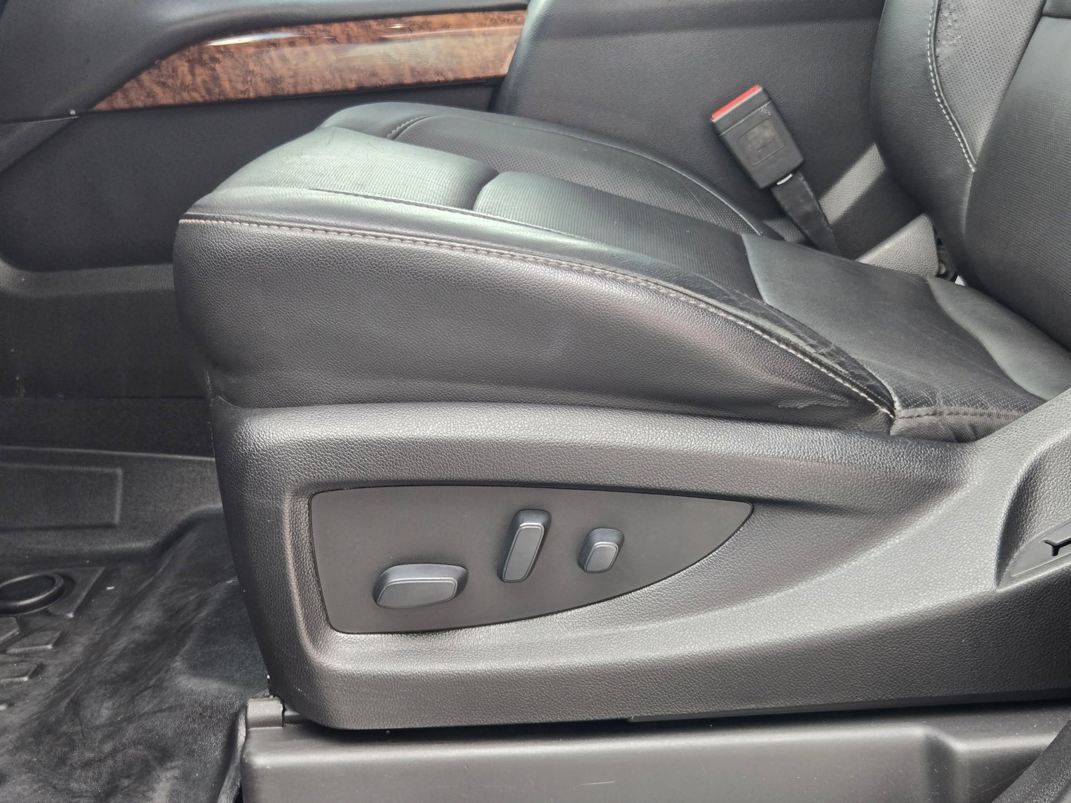 Used 2019 Black Chevrolet Premier image 23