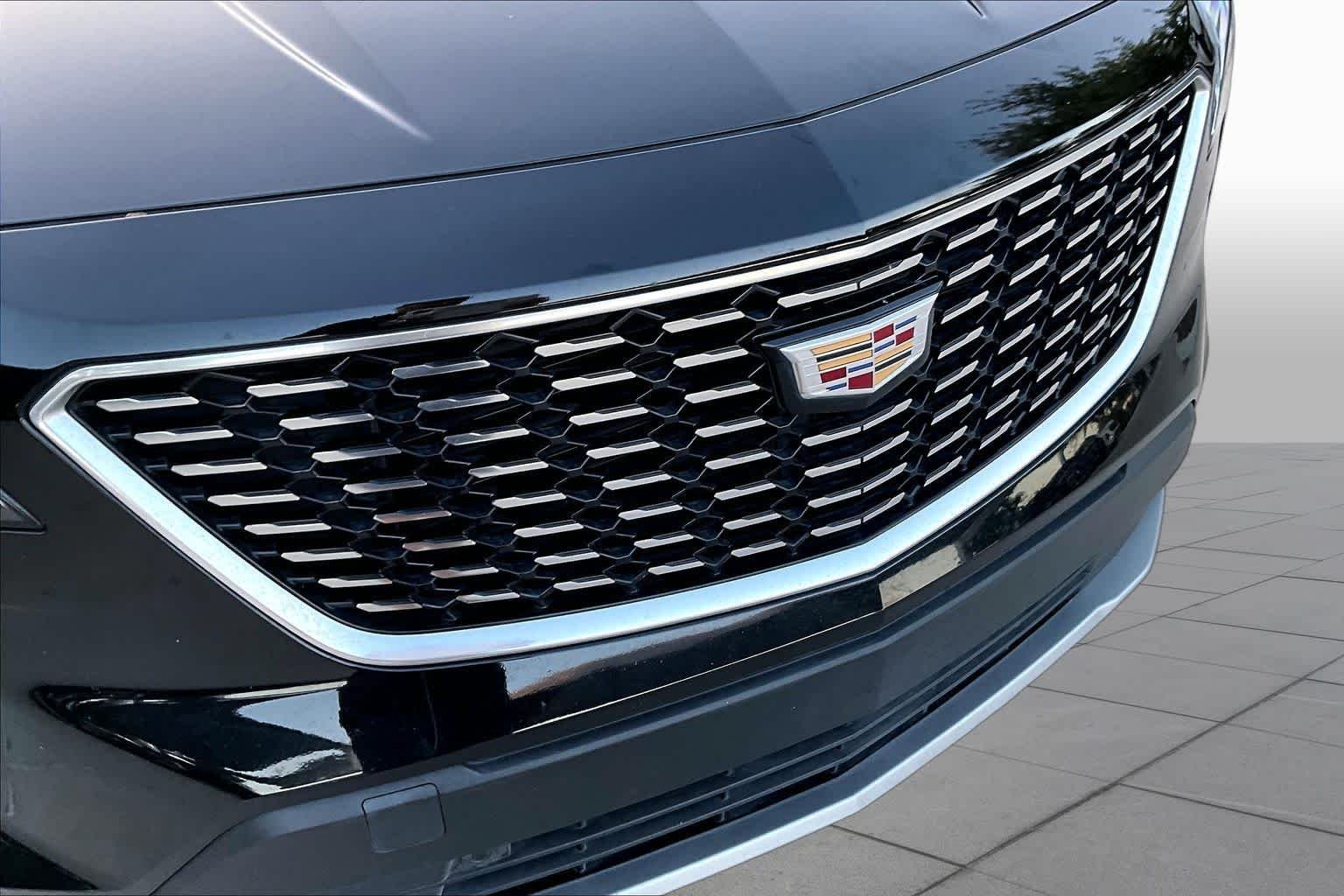 Used 2020 Stellar Black Metallic Cadillac FWD Premium Luxury image 32