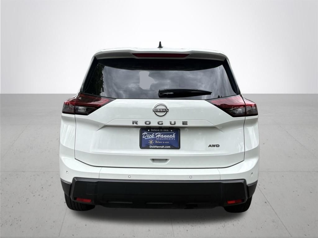 Used 2024 White Nissan S image 5