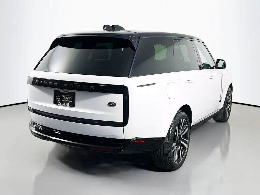 Used 2023 Ostuni Pearl White Land Rover SE image 5