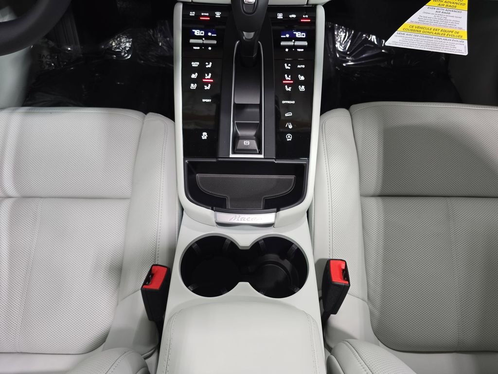 2026 Porsche Macan T - Photo 20