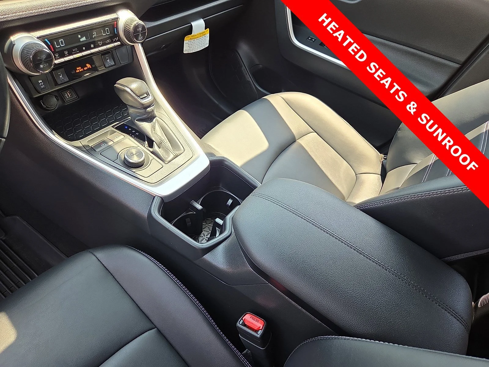 Used 2024 Magnetic Gray Metallic Toyota Hybrid XLE Premium image 25