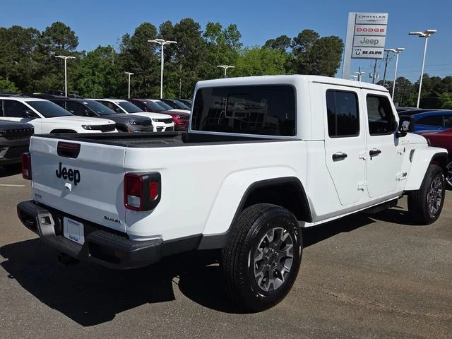 New 2026 Bright White Clear-Coat Exterior Paint Jeep Sahara image 13