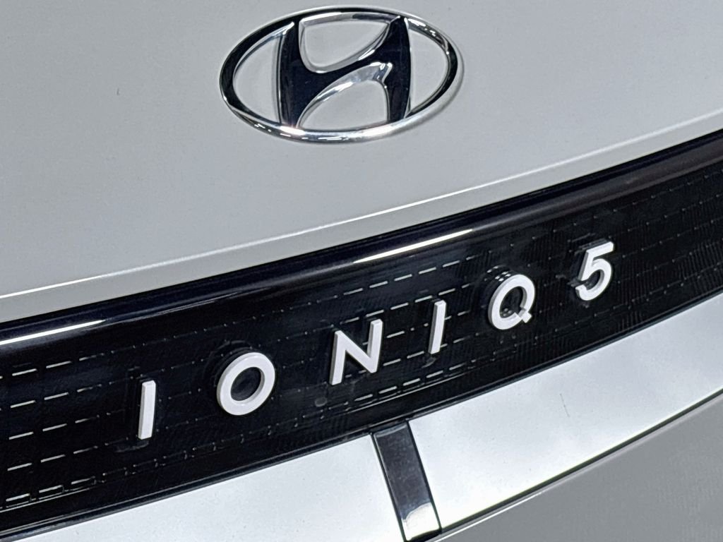 Used 2024 Gray Hyundai SEL image 24