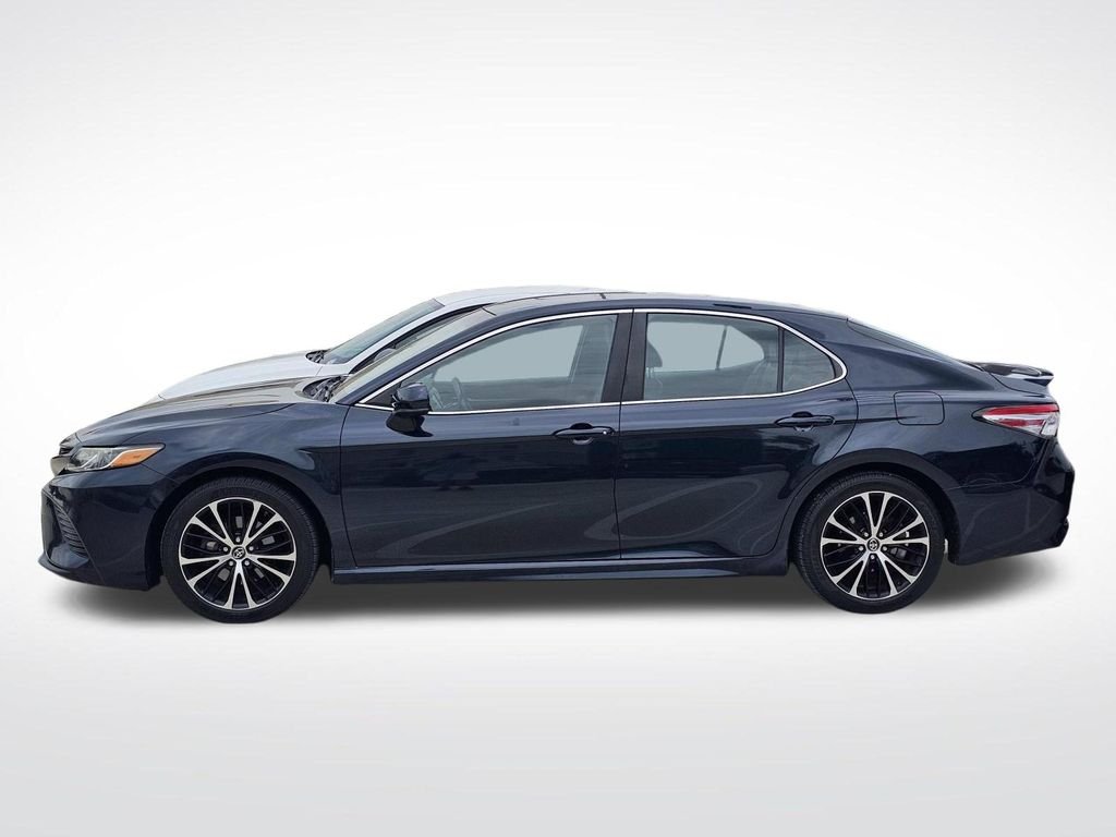 Used 2018 Blue Toyota SE image 13