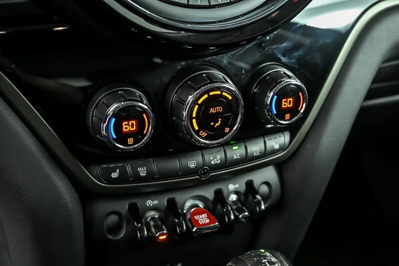 Used 2019 Midnight Black Metallic MINI Cooper ALL4 image 25
