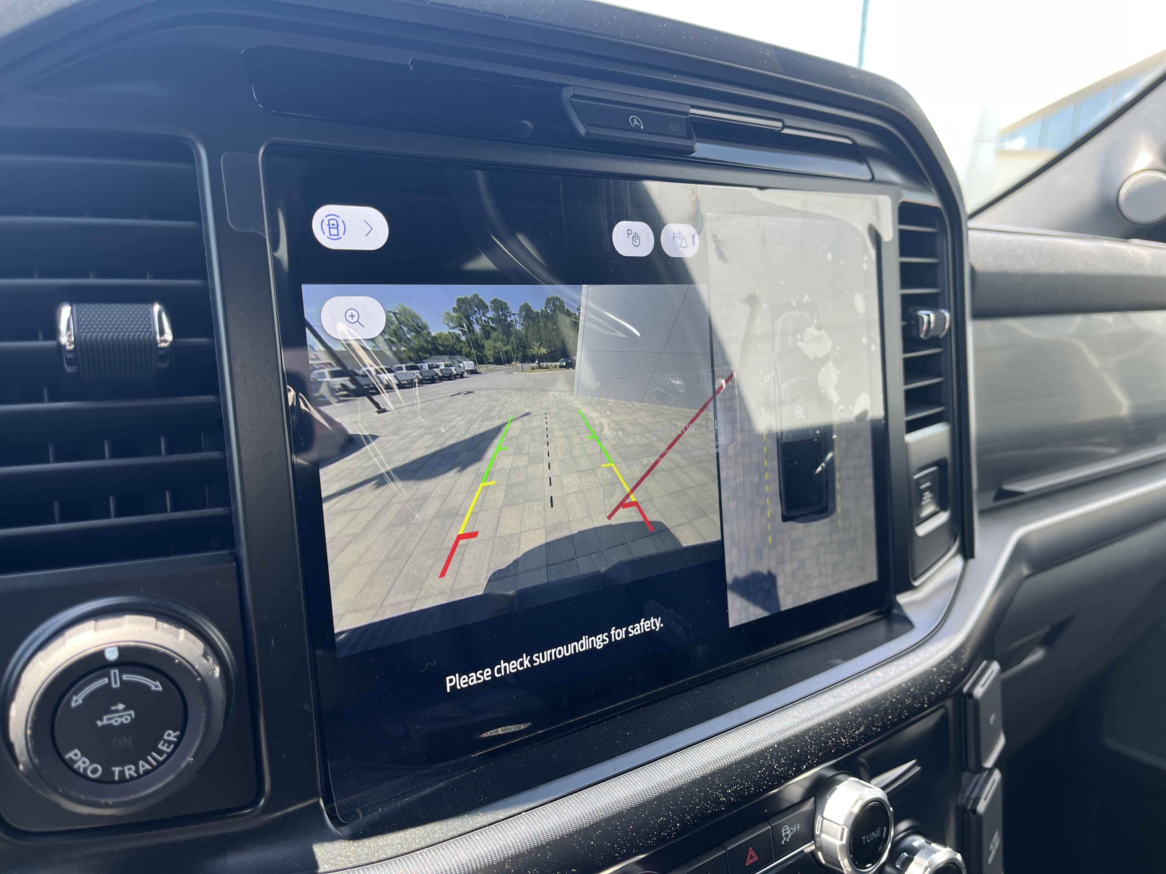 New 2026 Oxford White Ford Lariat® image 32