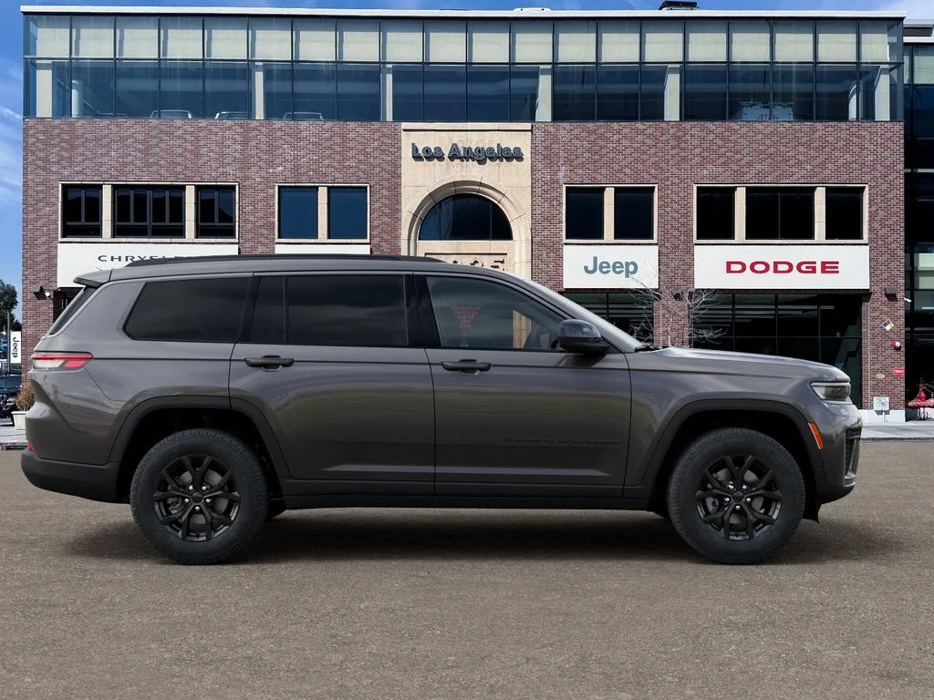 New 2026 Baltic Gray Metallic Clear-Coat Exterior Paint Jeep Altitude image 21