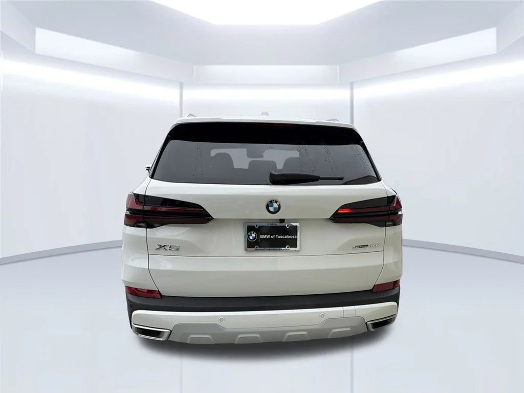 New 2026 Alpine White BMW sDrive40i image 5