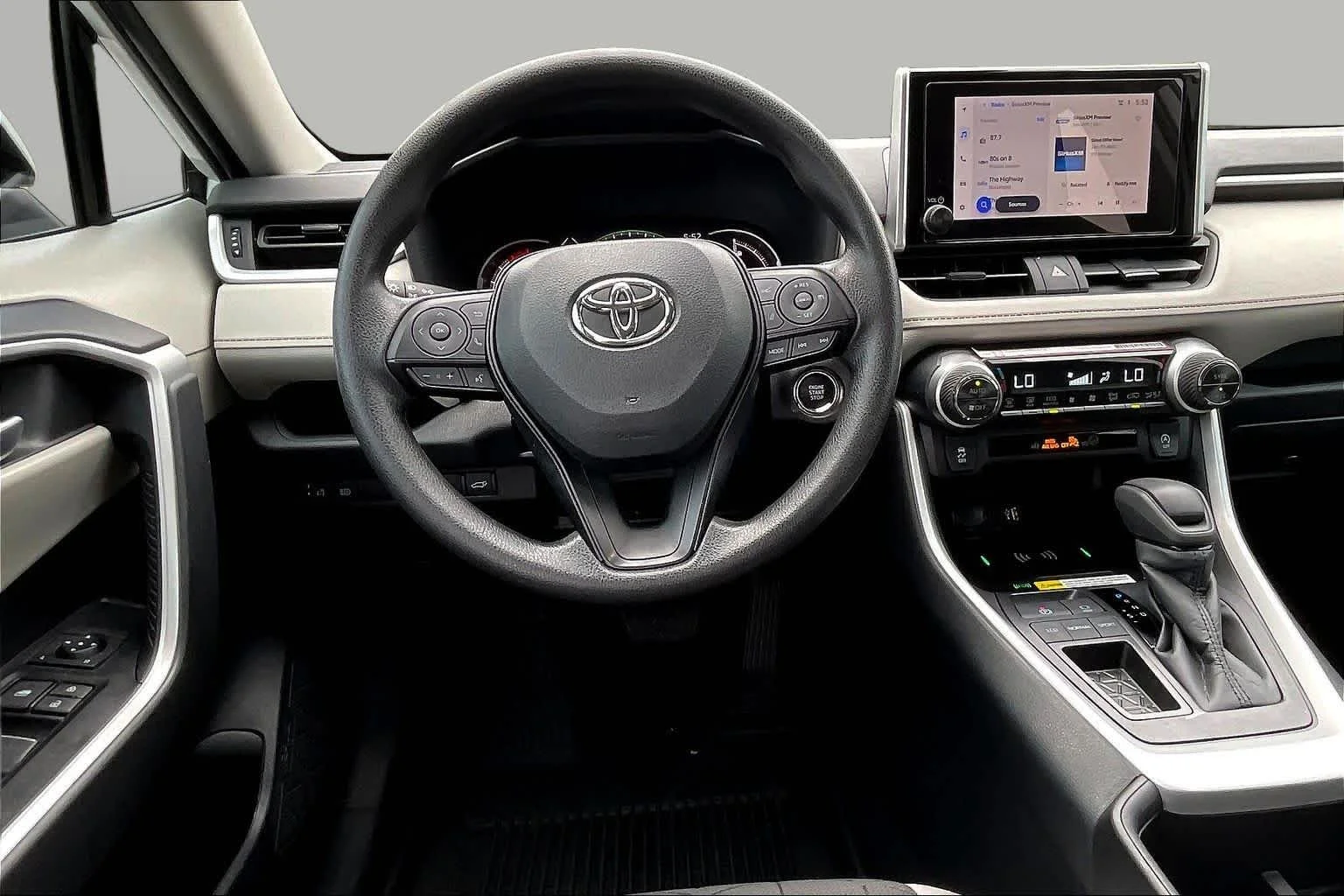 Used 2025 Ice Cap Toyota XLE image 6