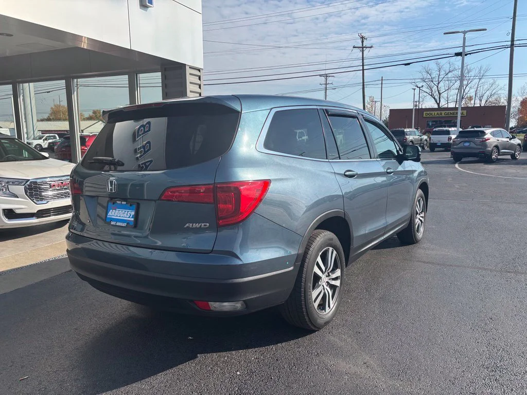 Used 2017  Honda EX-L image 5