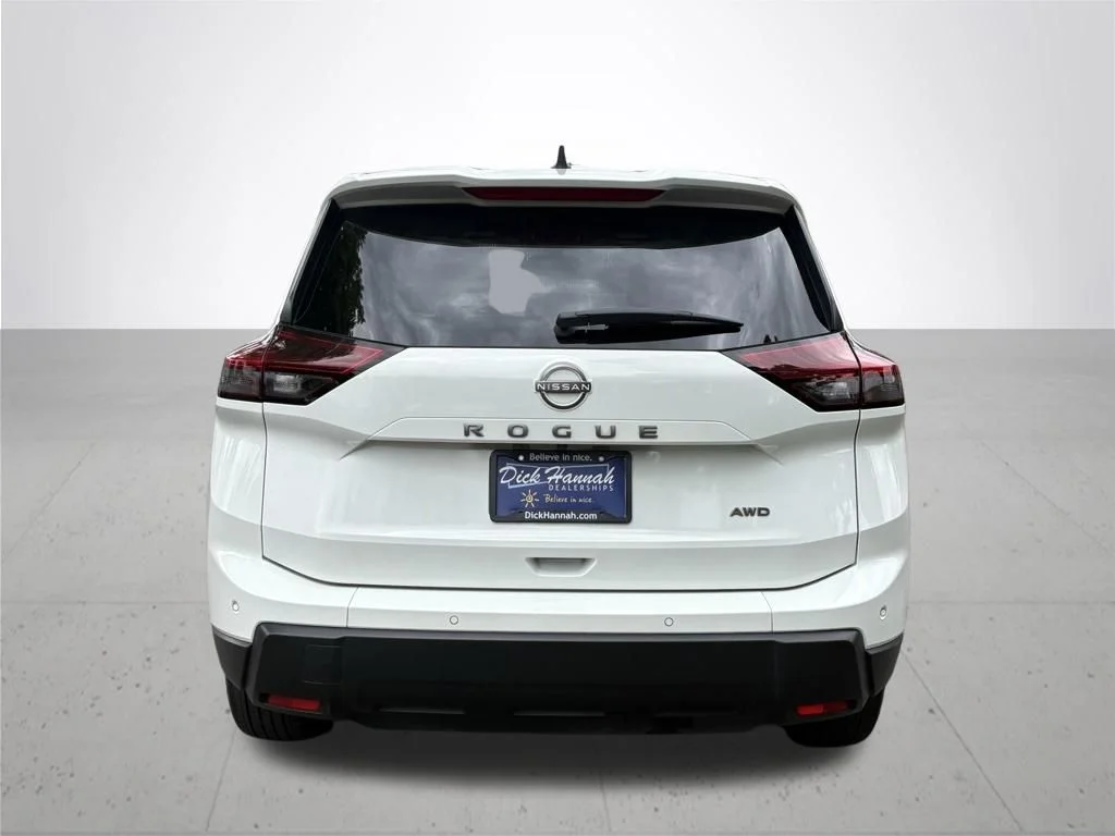 Used 2024 White Nissan S image 5