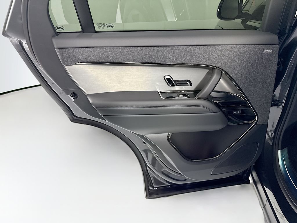 New 2026 Carpathian Grey Land Rover Dynamic SE image 26