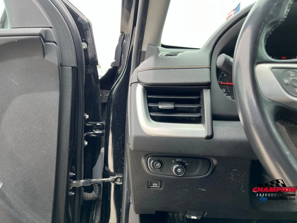 Used 2018 Black GMC SLE image 28