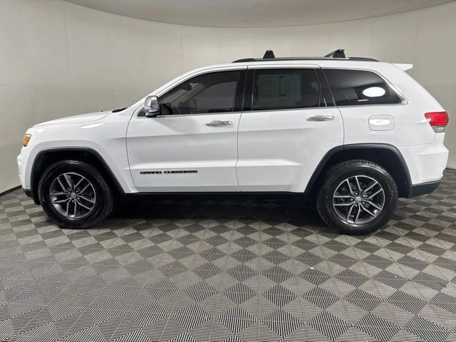 Used 2017 Bright White Clearcoat Jeep Limited image 7