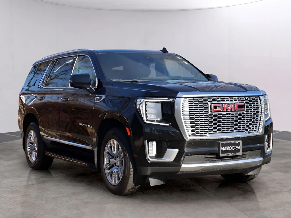 Used 2021  GMC Denali image 3