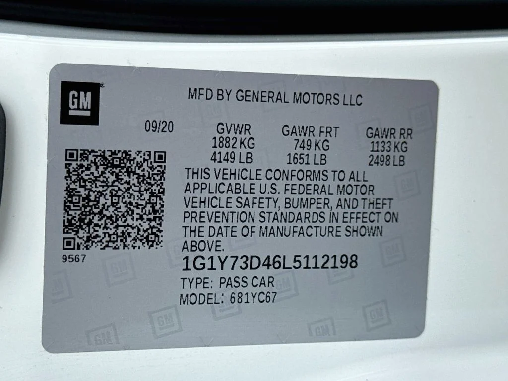 Used 2020 White Chevrolet Stingray image 38