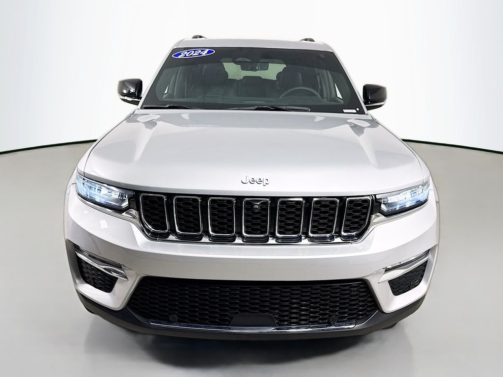Used 2024 Silver Zynith Jeep 4xe image 8
