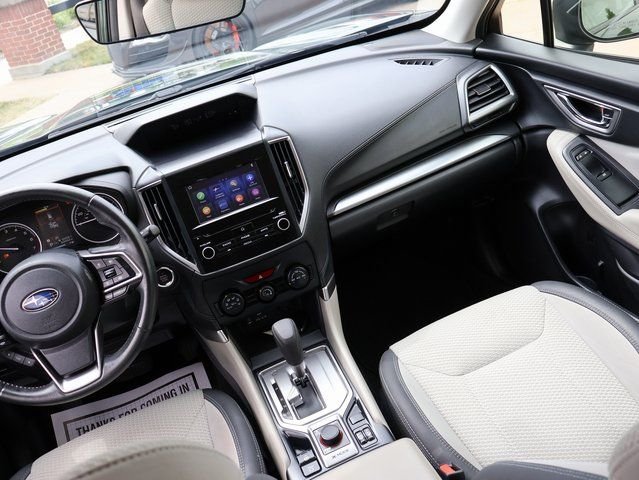 Used 2022 Green Subaru Premium image 17