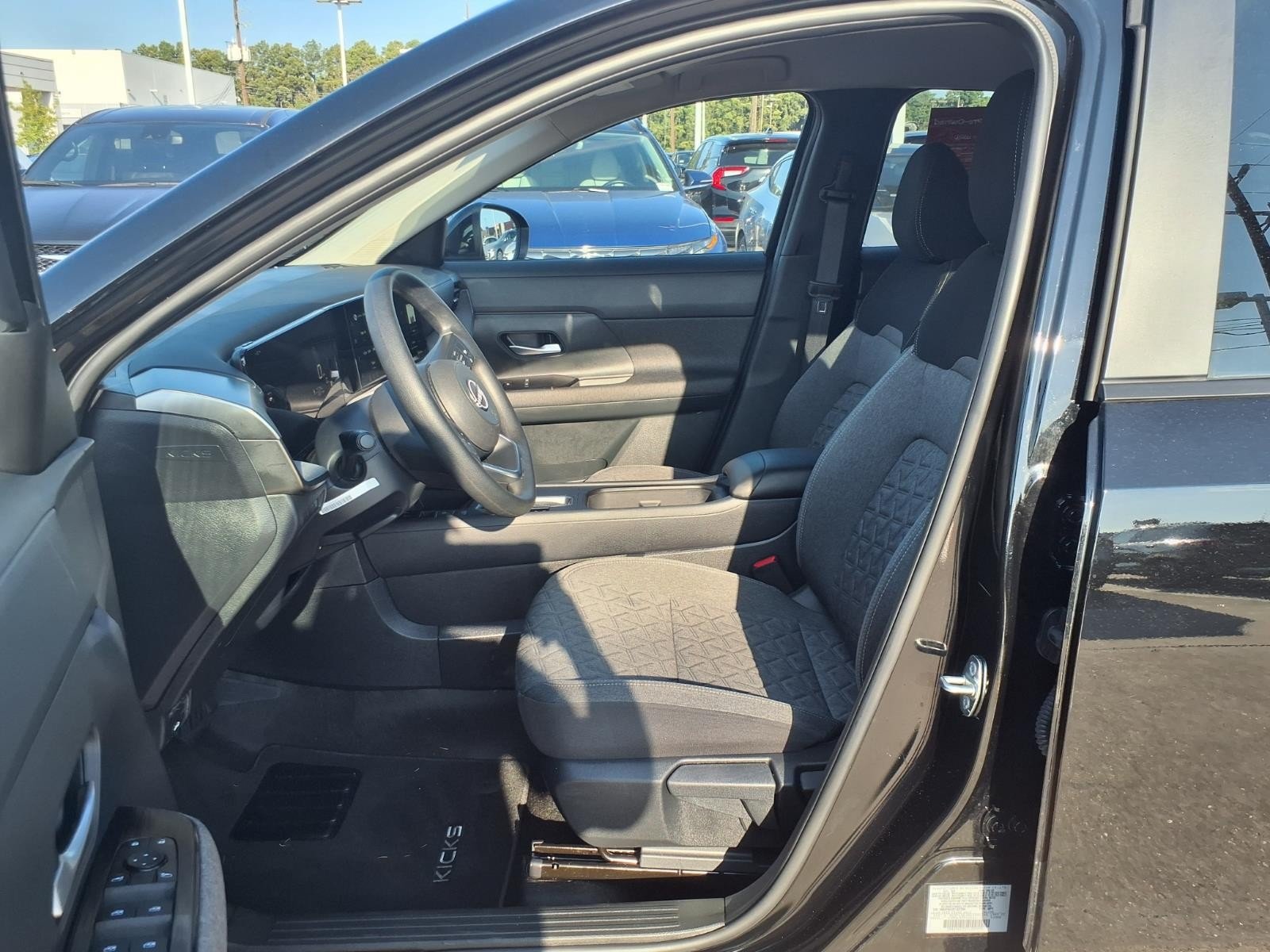 2026 Nissan Kicks photo 17 of 26