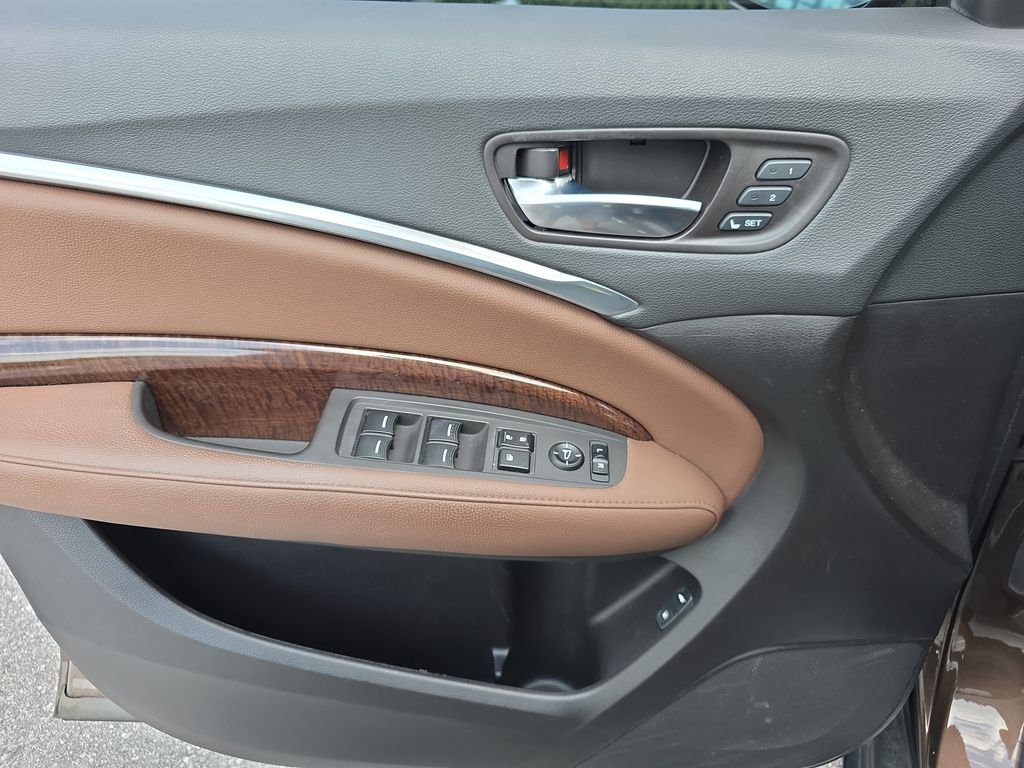 Used 2019  Acura 3.5L image 17