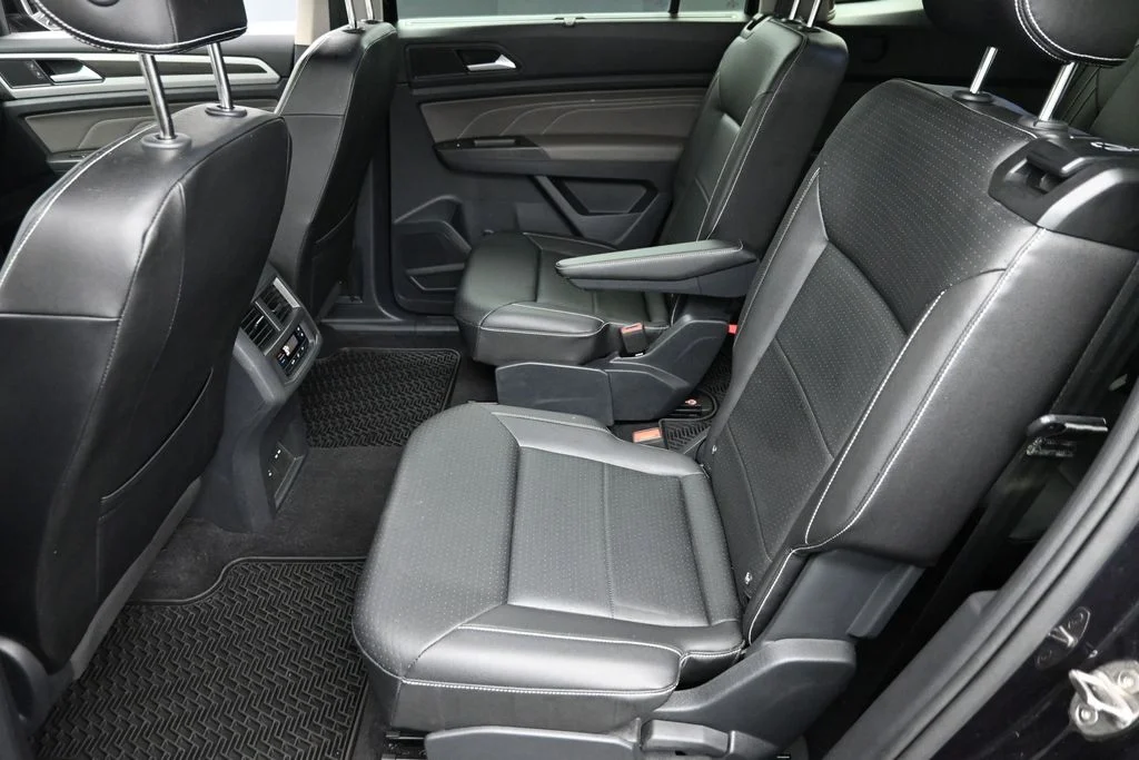 Used 2023 Black Volkswagen 2.0T SE w/Technology image 16