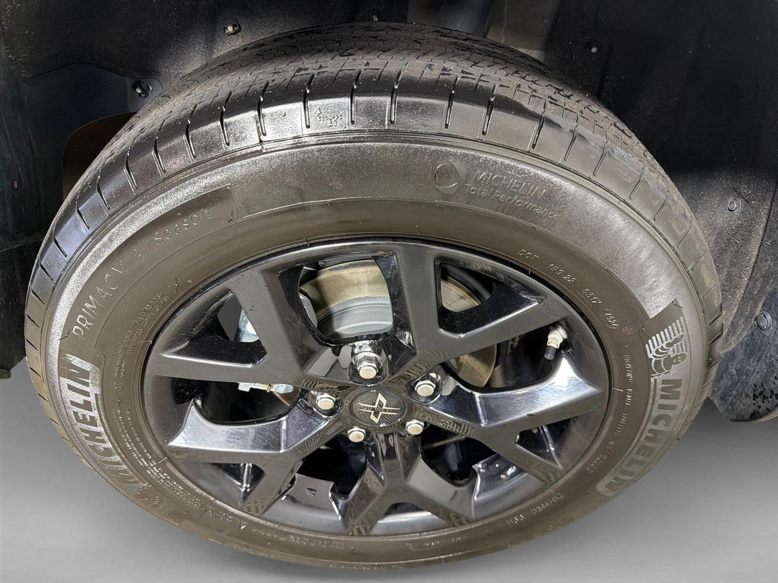 Certified Used 2025 Wind Chill Pearl Toyota L image 17