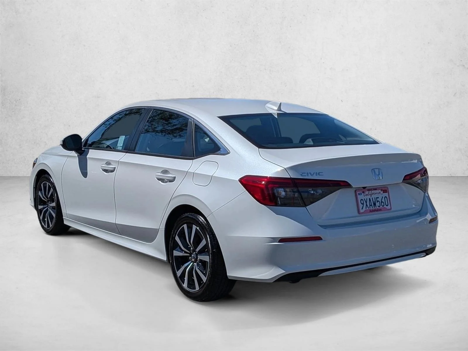 Used 2023 Platinum White Pearl Honda EX image 8