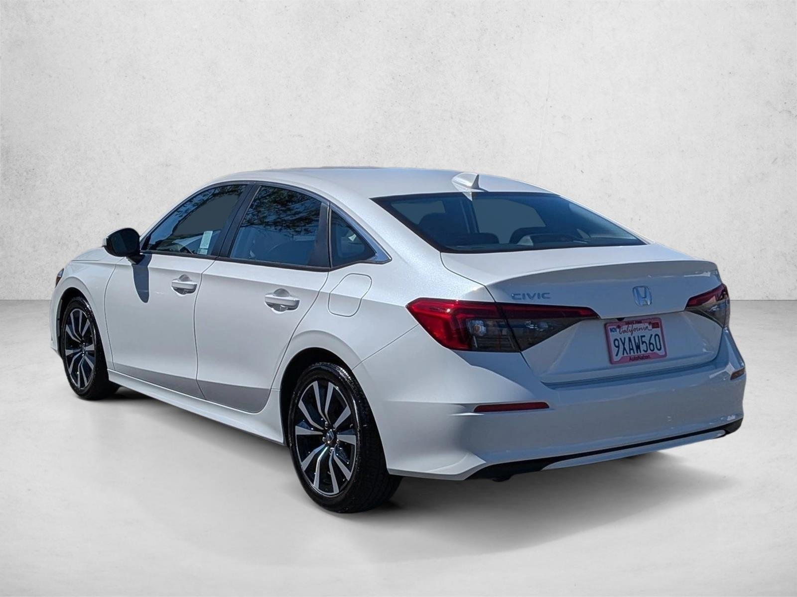 Used 2023 Platinum White Pearl Honda EX image 8