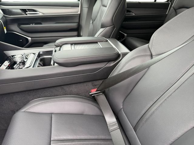 New 2026 Baltic-Gray Metallic Clear-Coat Exterior Paint Jeep Limited Reserve image 14