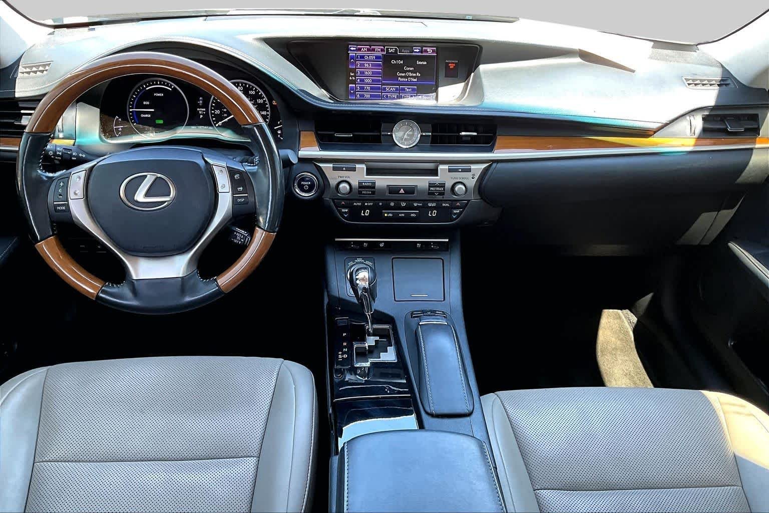 Used 2014 Nebula Gray Pearl Lexus Hybrid image 12