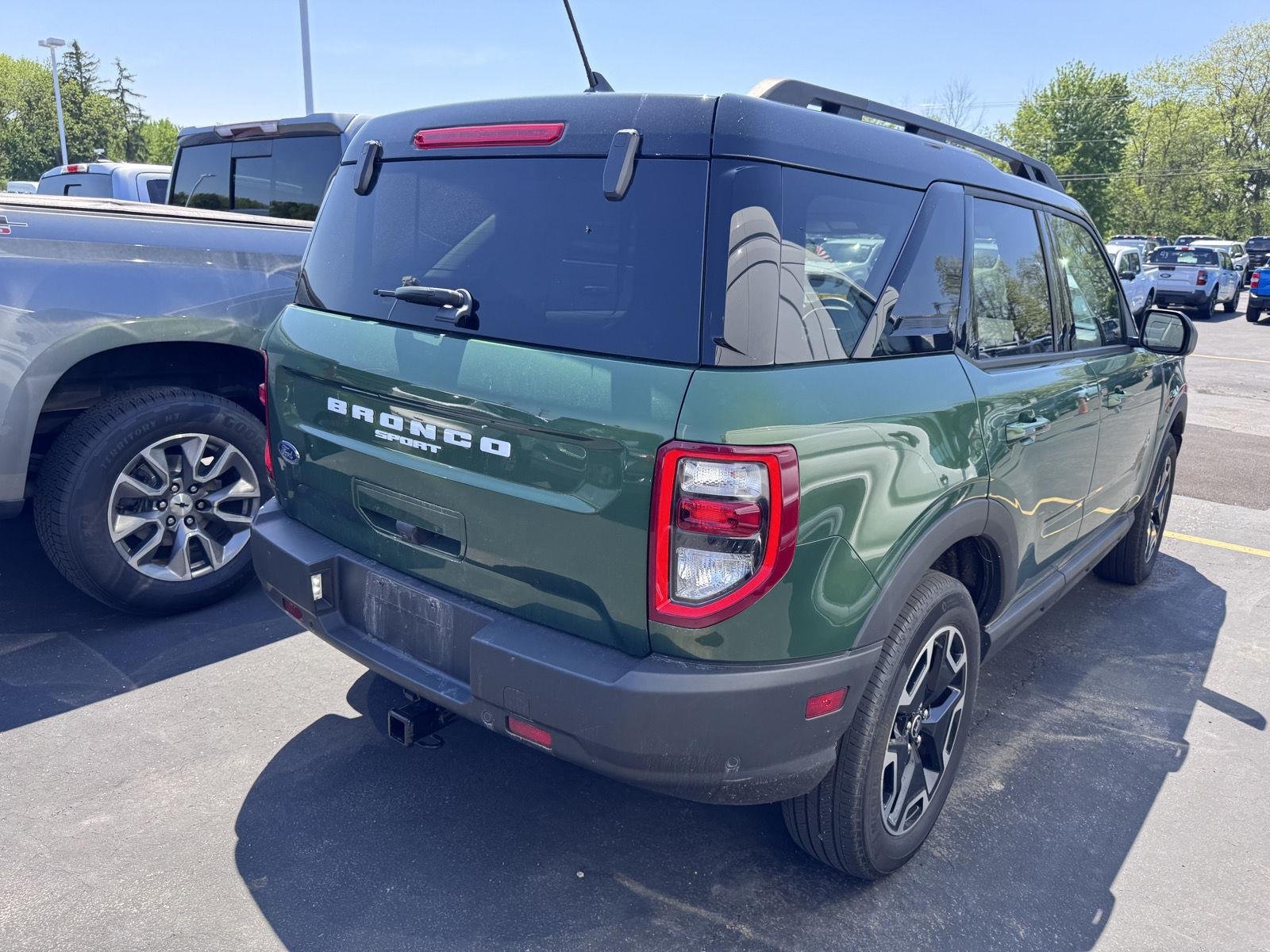 Used 2024 Eruption Green Ford Outer Banks image 4
