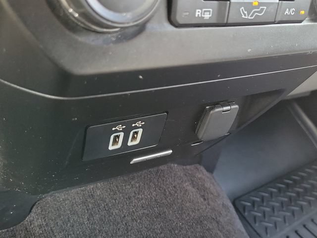 Used 2016 White Ford XL image 19