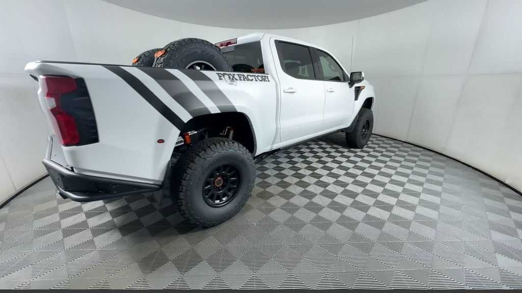 2025 Chevrolet Silverado 1500 LTZ - Photo 23