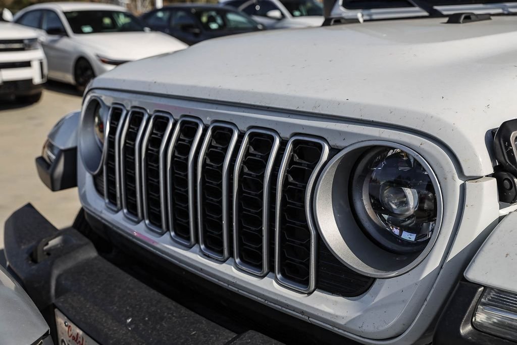 2025 Jeep Wrangler 4-Door Sahara - Photo 10