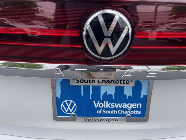 New 2026 White Volkswagen 2.0T SE w/Technology image 8