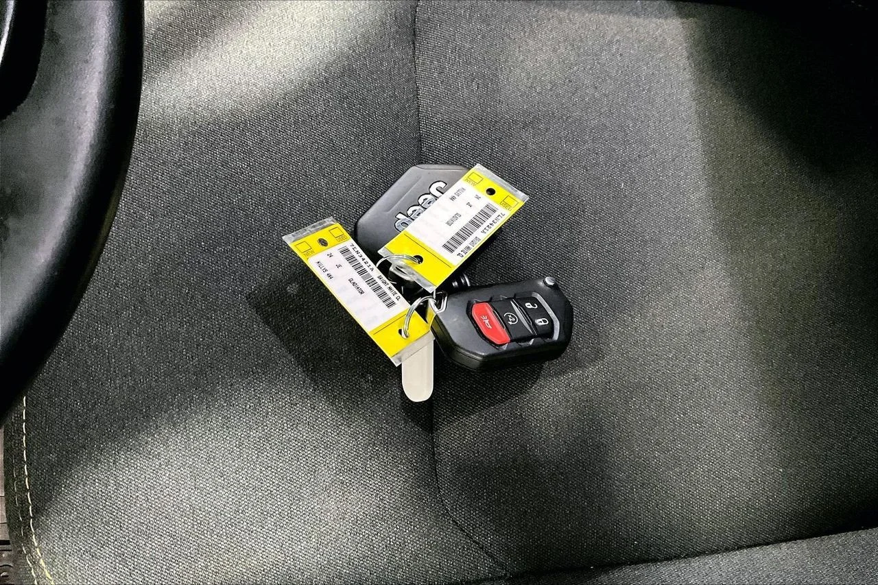 Used 2024 White Jeep Willys image 30
