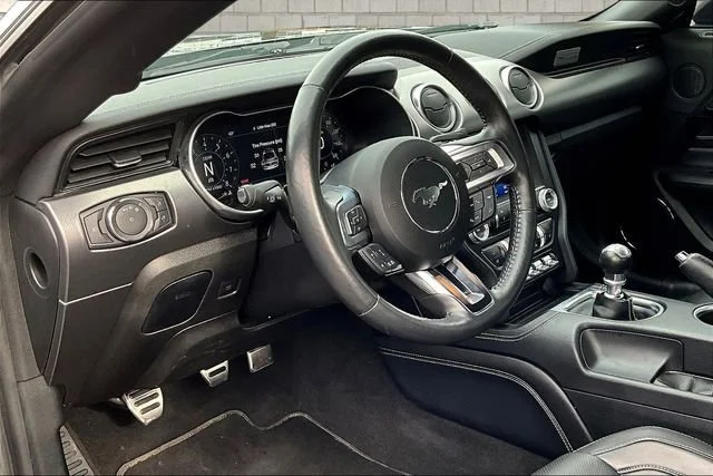 2022 Ford Mustang GT Premium - Photo 16
